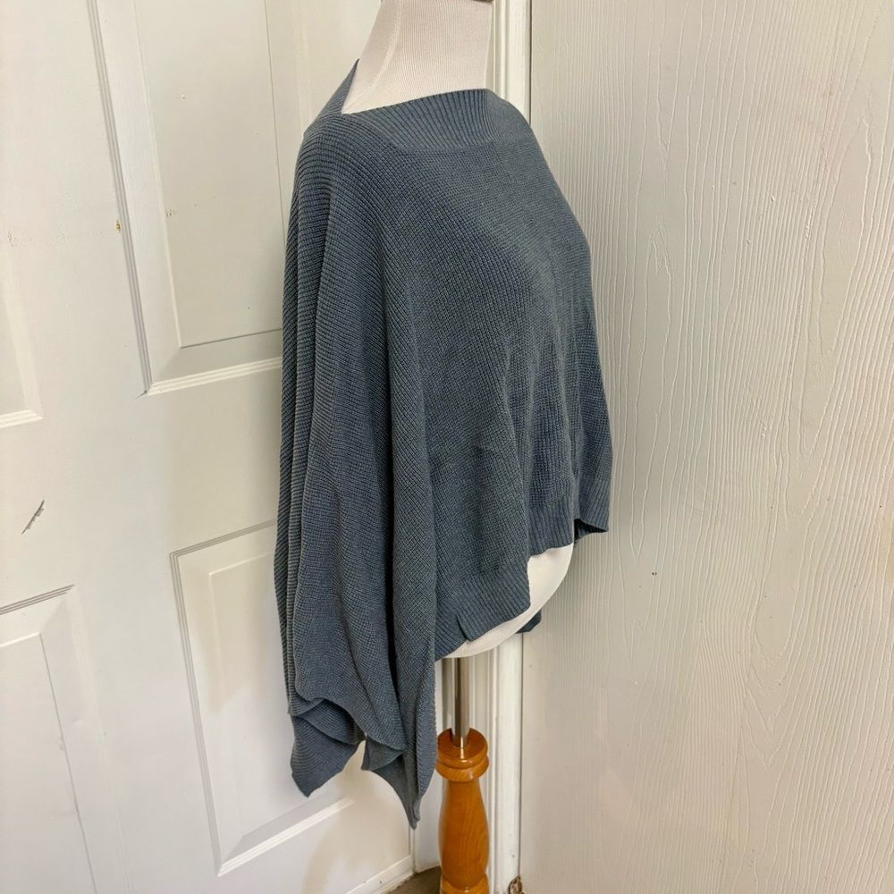 Lululemon Forward Flow Poncho G4 - Picture 3 of 9